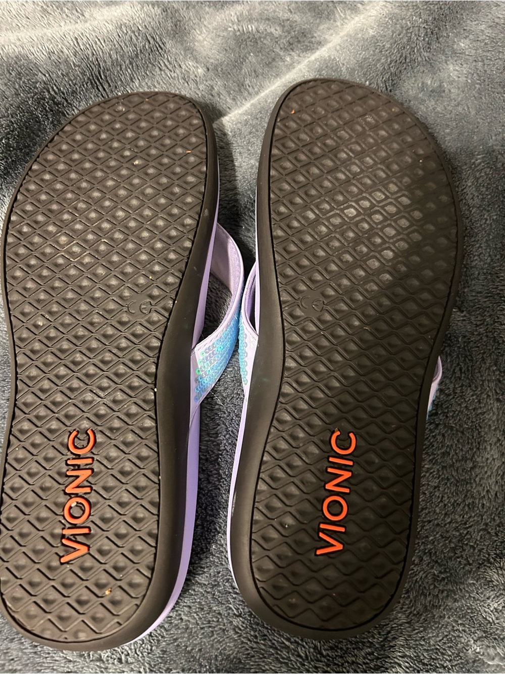 Vionic Women’s Lavender Flip Flop Sandals size 8 - Picture 3 of 4
